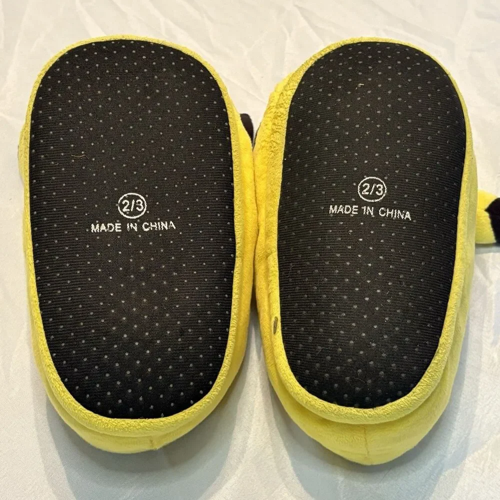 Pokémon Pikachu Kids Plush Slippers Size 2-3 Yellow